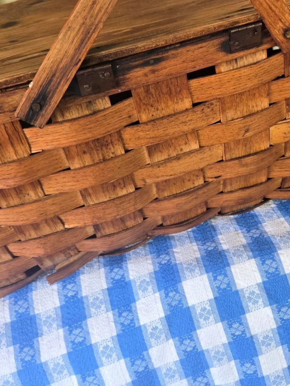 Vintage Large Wicker Picnic Basket w/ Lid & Handles